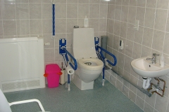 014-wheelchair-friendly-disabled-bathroom-adaptation-1-a