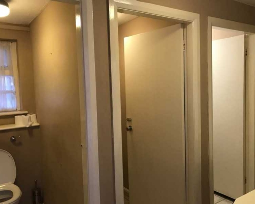 commercial-toilet-refurb
